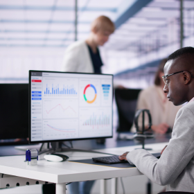 A Consultant preparing using IBISWorld graphs